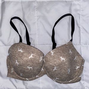 VS PINK wear everywhere lightly lined 36C